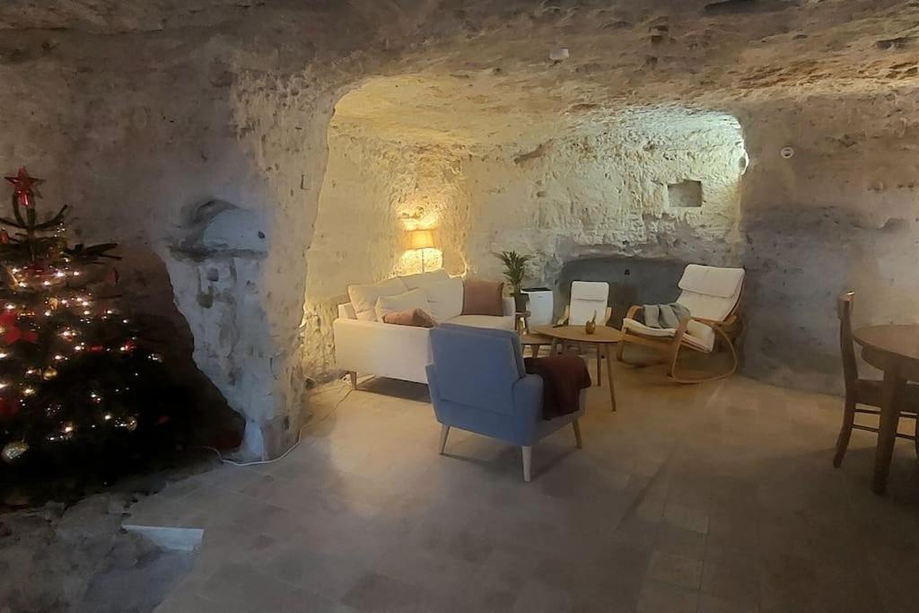 Troglo Entre Caves Et Chateaux Montlouis-sur-Loire Dış mekan fotoğraf