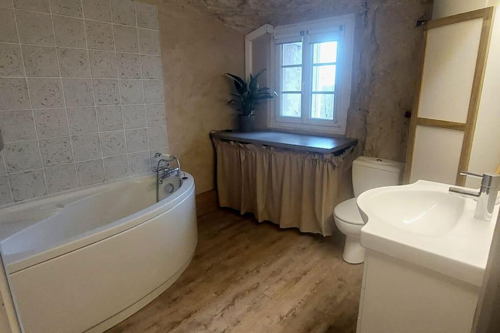 Troglo Entre Caves Et Chateaux Montlouis-sur-Loire Dış mekan fotoğraf