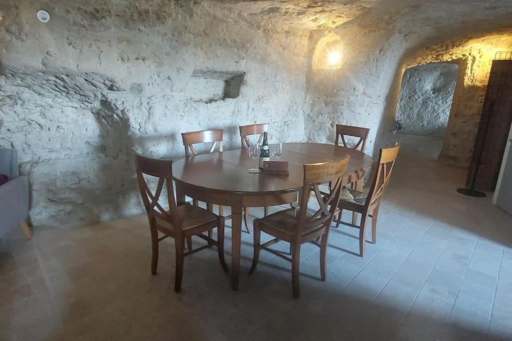 Troglo Entre Caves Et Chateaux Montlouis-sur-Loire Dış mekan fotoğraf